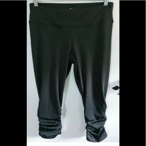 Balance Collection Legging Capri Ruched Black L